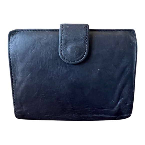 Vintage CHANEL bi-fold compact wallet in black leather with kisslock coin pocket - Picture 2 of 7
